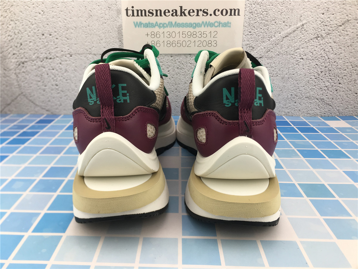 Sacai Nike VaporWaffle Villain Red DD3035-200